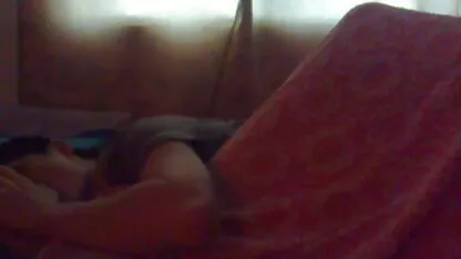 Hai chiên fim sec moi trinh nữ với một dương vật,