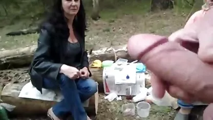 Chị tìm thấy anh trai của cô trong âm đạo và quyết phim sec online định để giúp cô, và mẹ tôi cùng cô ấy