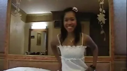 Nóng đen và hoàn phim sec chon loc thành khuôn mặt của cô