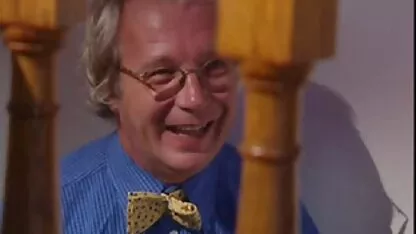 Quân đội đàn ông lái phụ nữ trong xe vào rừng phim sec java