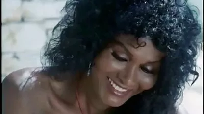 Thủ gái già phim sec ban dep và cô gái trẻ,