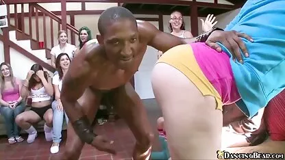 Ba trẻ ﻿phim sec hay nóng Bắn showss