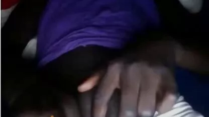 Mẹ maruveh vừa ở với một người đàn ông xem sec khong che trẻ