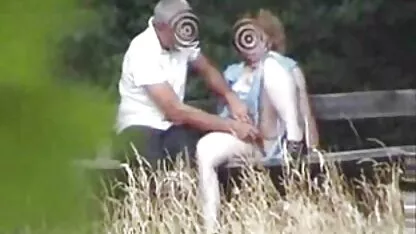 MẸ phím sec moi với một mụn ở tắm