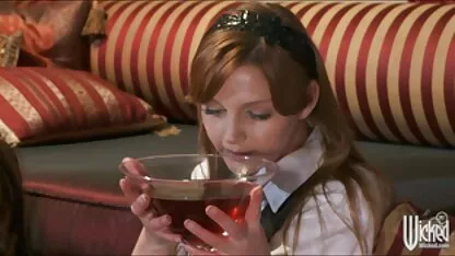 Người đàn ông đặt cô gái tinh ranh của mình trên xem phim sec vietsub amidan