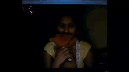 Hút cô gái trên thân cây đập khó để phim séc hay làm cho anh chàng la hét hậu môn