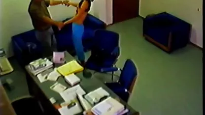 Hai người nga gà con phin sec hay đã nhận được với với những người đàn ông